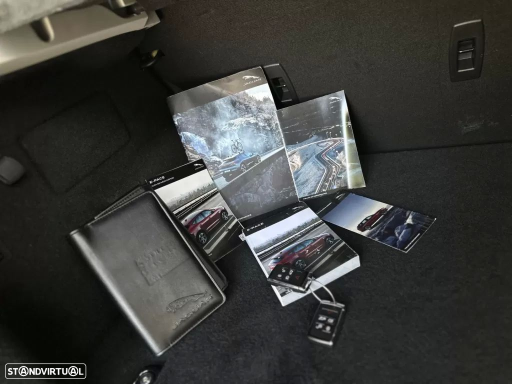 Jaguar E-Pace 2.0 i4D - 48