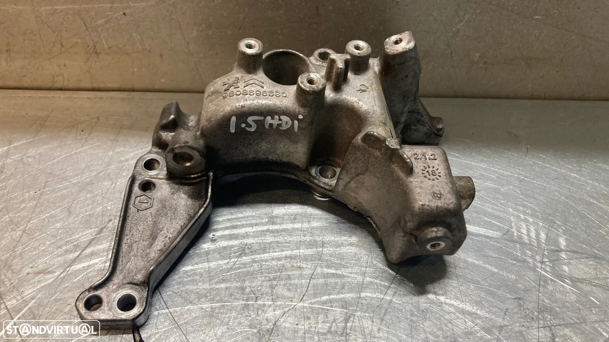APOIO DO ALTERNADOR PEUGEOT / CITROEN 1.5HDI 9808696680 - 1
