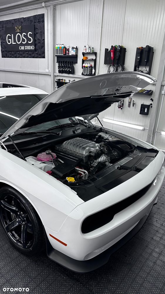 Dodge Challenger 6.2 Hellcat - 13