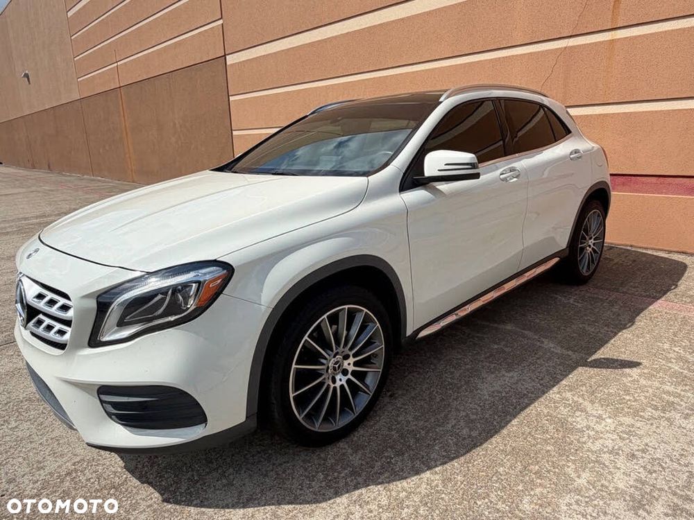 Mercedes-Benz GLA 250 4-Matic - 8