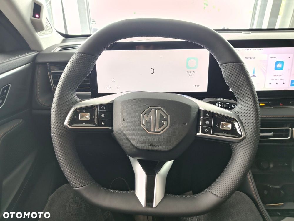 MG HS Hybrid+ - 12
