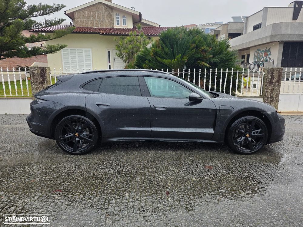 Porsche Taycan Cross Turismo 4S - 2