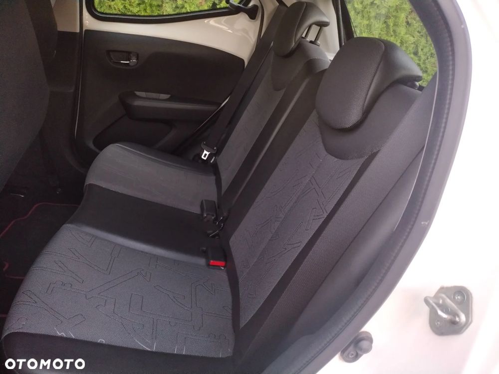 Toyota Aygo 1.0 VVT-i Color Edition - 22