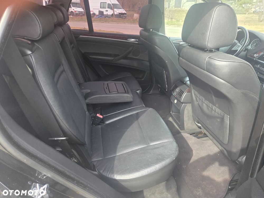 BMW X5 xDrive48i - 9