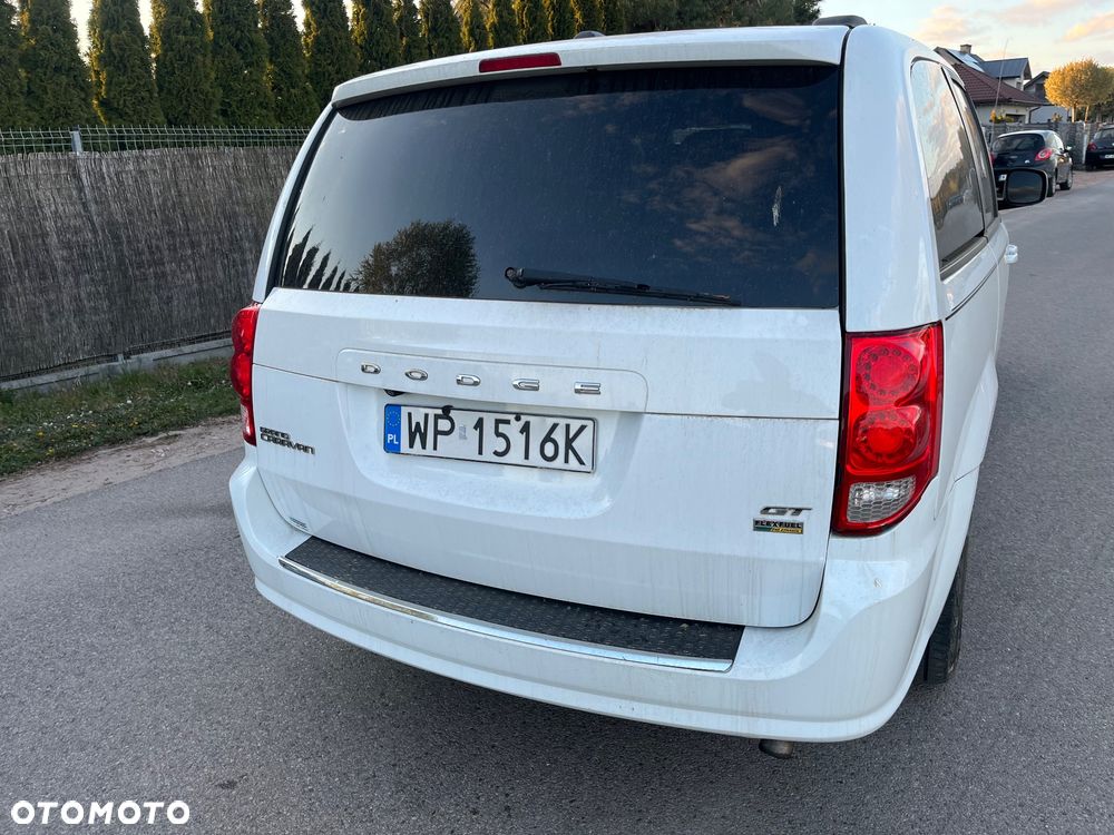 Dodge Grand Caravan - 10