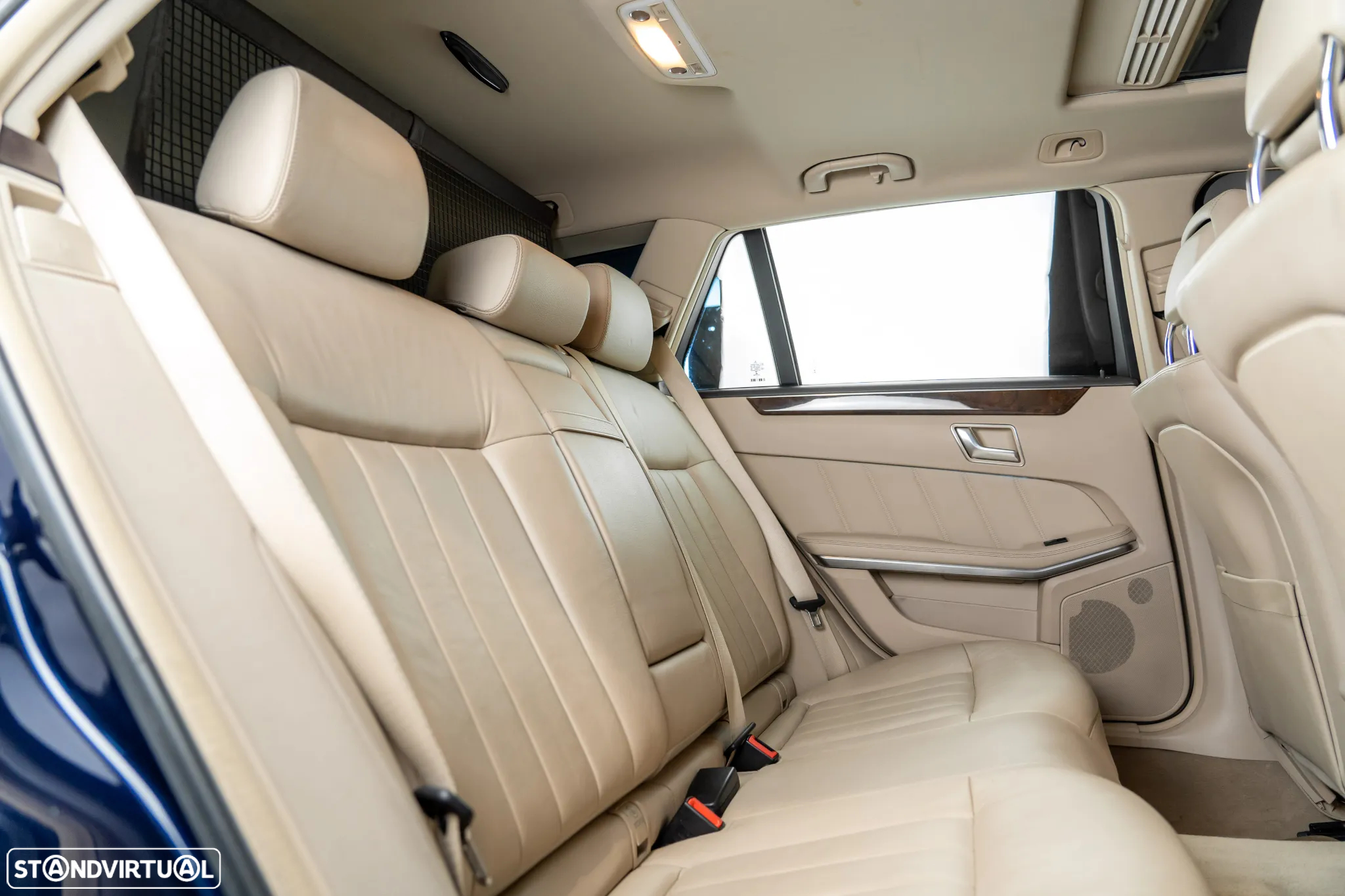 Mercedes-Benz E 300 Bluetec Hybrid Avantgarde - 25