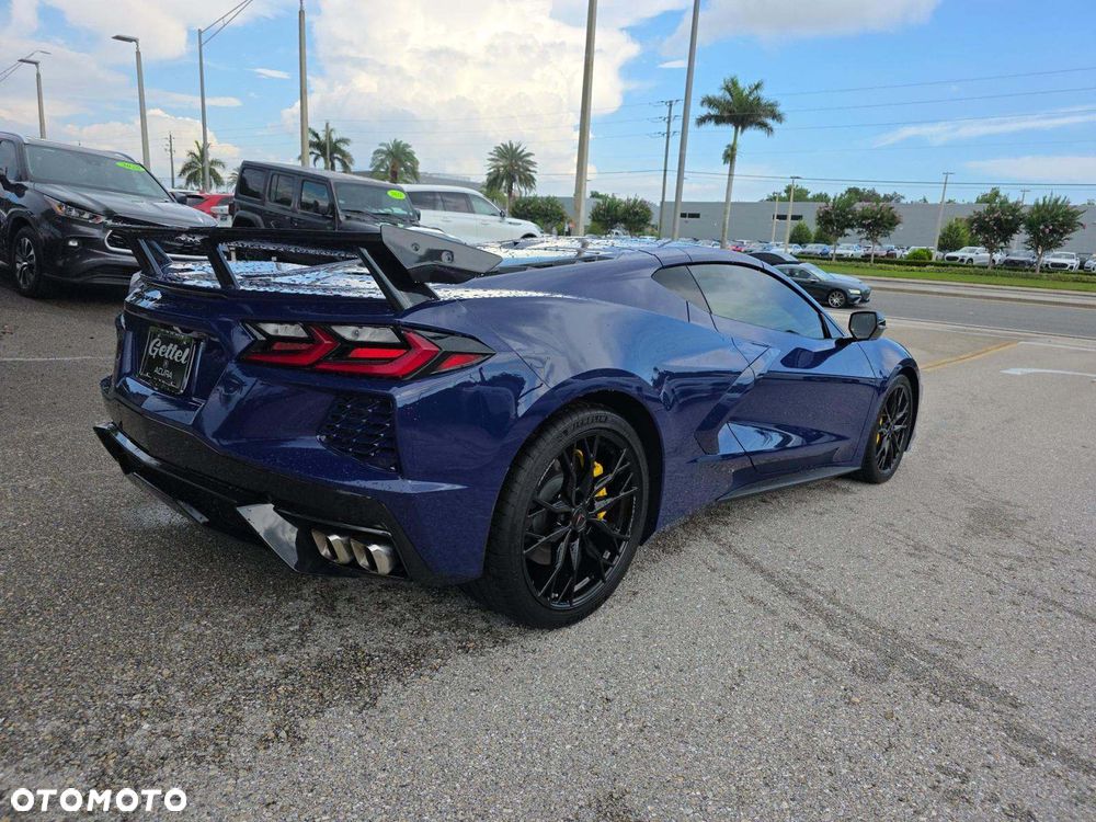 Chevrolet Corvette - 3