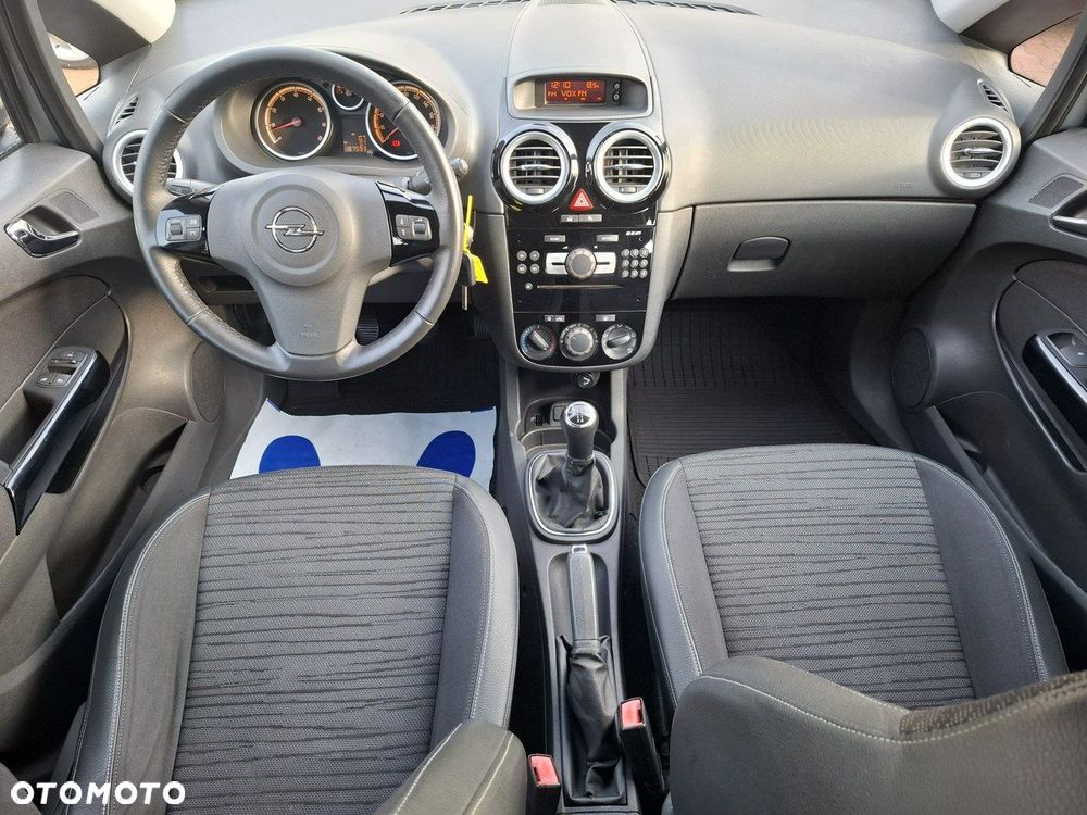 Opel Corsa 1.2 16V Essentia - 12