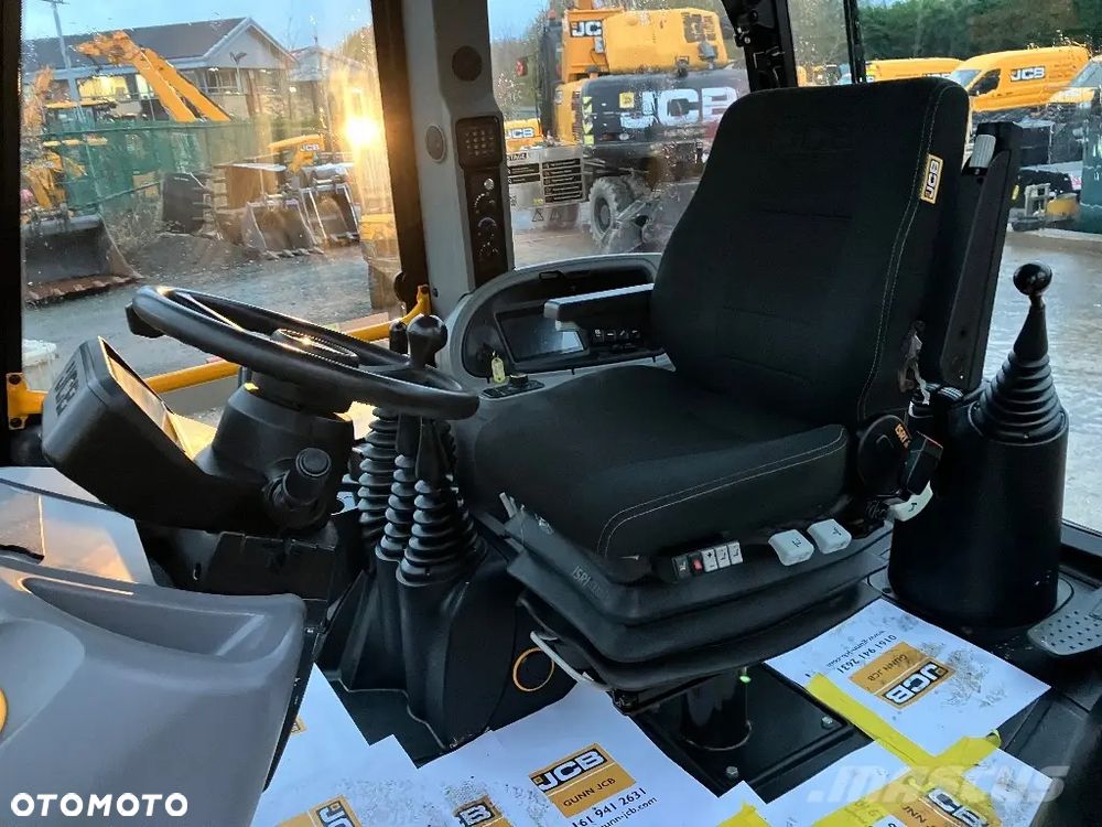 JCB 3CX CONTRACTOR - 9