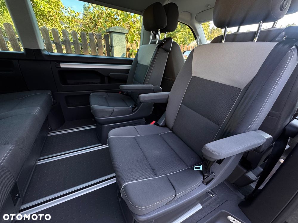 Volkswagen Multivan - 8