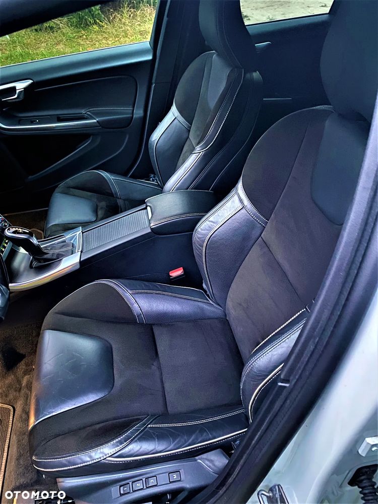 Volvo V60 Cross Country D4 AWD Geartronic - 19