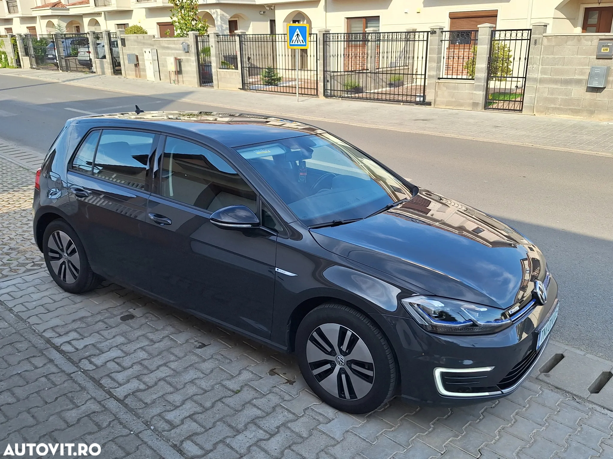 Volkswagen e-Golf - 4