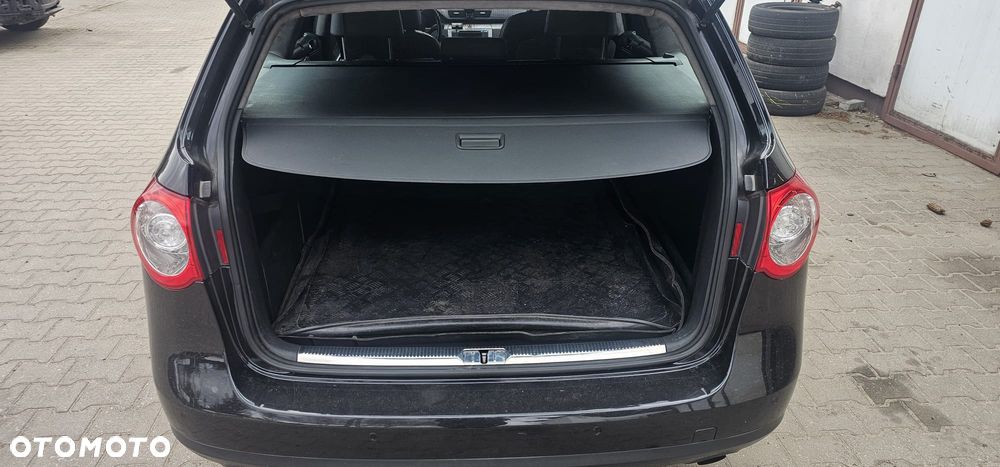 Volkswagen Passat - 16