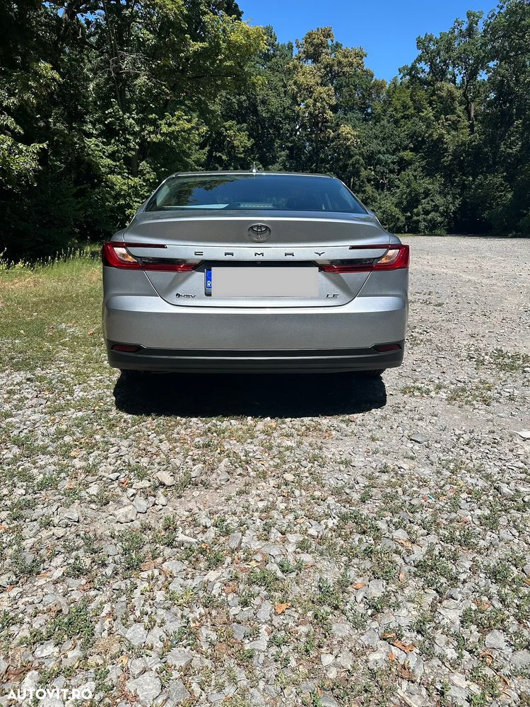 Toyota Camry - 4