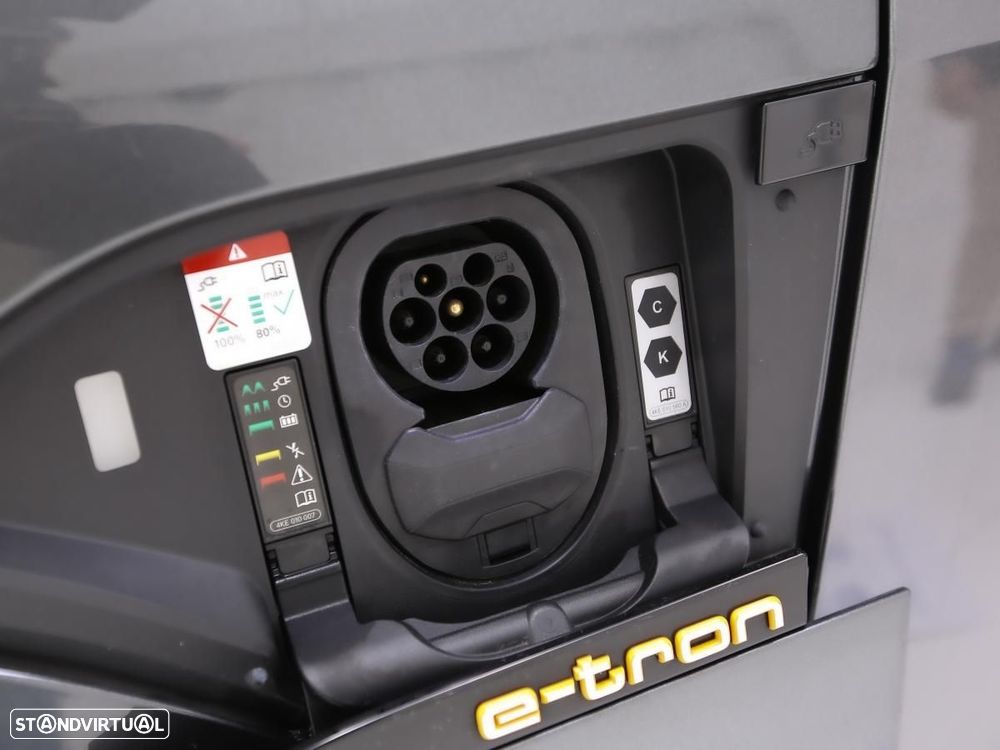Audi e-tron 55 quattro S line - 15