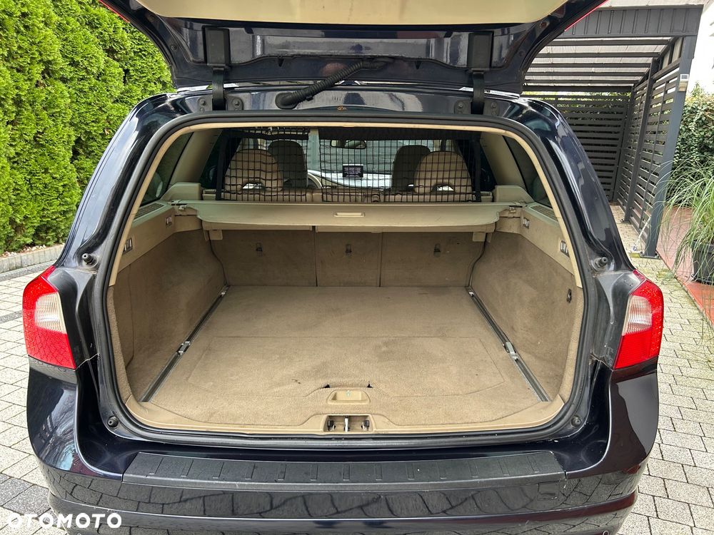 Volvo V70 D5 Summum - 11