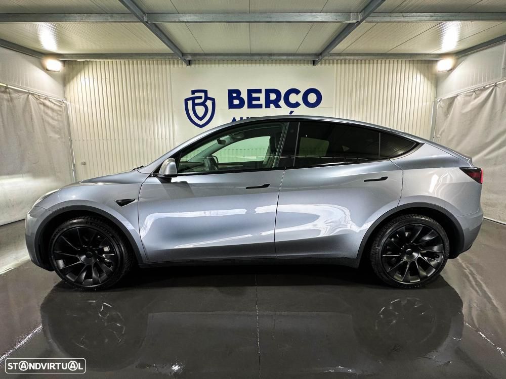 Tesla Model Y Long Range Dual Motor AWD - 13