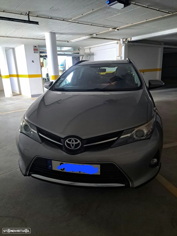 Toyota Auris 2.0 D-4D Excl+Skyv.+Navi - 2