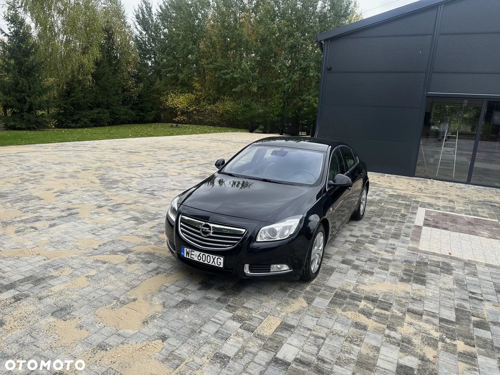 Opel Insignia - 1