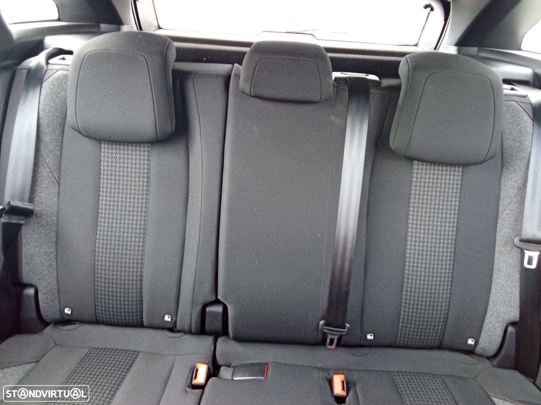 Peugeot 3008 1.5 BlueHDi Allure - 26