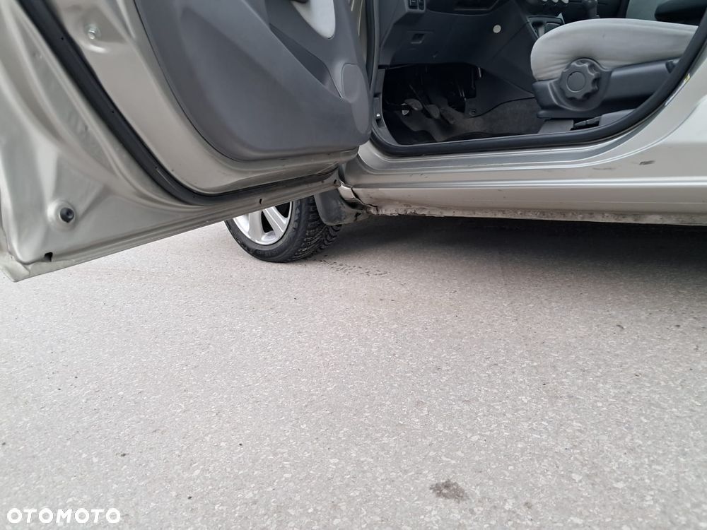 Honda City 1.4 Comfort - 12