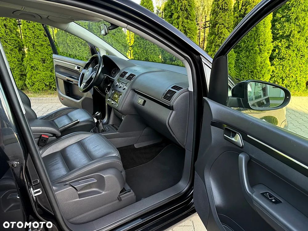Volkswagen Touran 1.6 TDI DPF Highline - 17