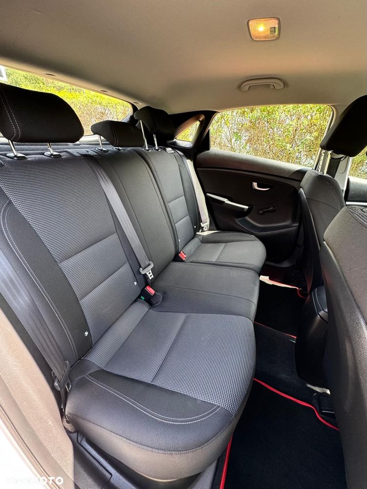 Hyundai i30 blue 1.6 CRDi Classic - 13