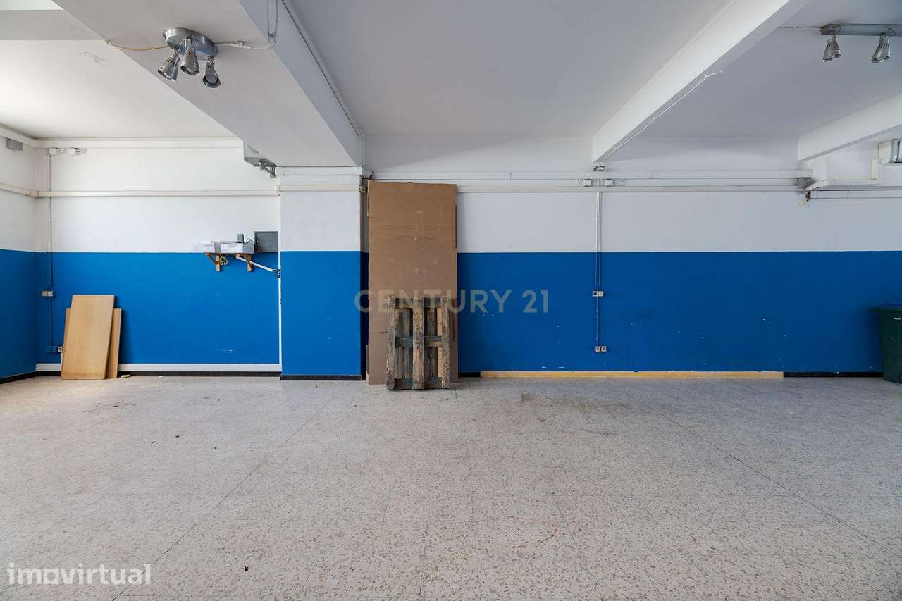 Loja para Arrendamento em Benfica | 140 m² | Montra de Grande Dimensão - Grande imagem: 5/14