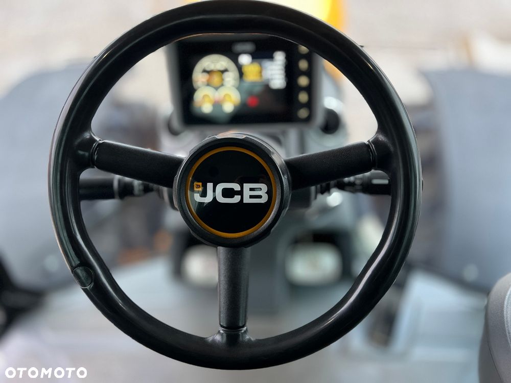 JCB Fastrac 4220 - 12