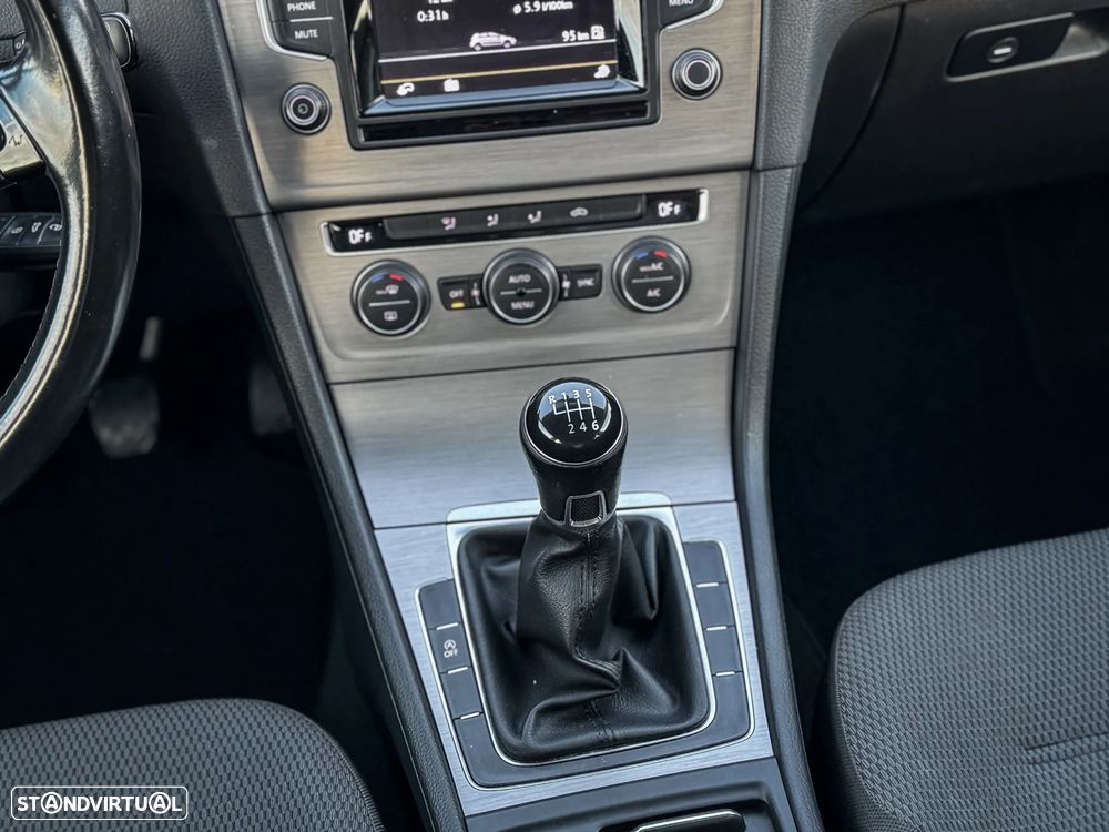 VW Golf 1.6 TDi BlueMotion Confortline - 16