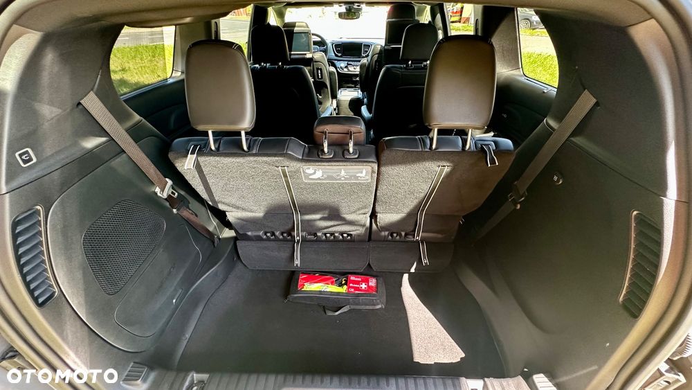 Chrysler Pacifica - 10