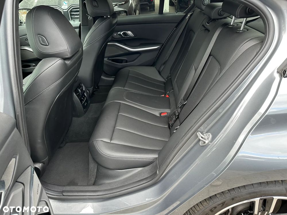 BMW Seria 3 - 8