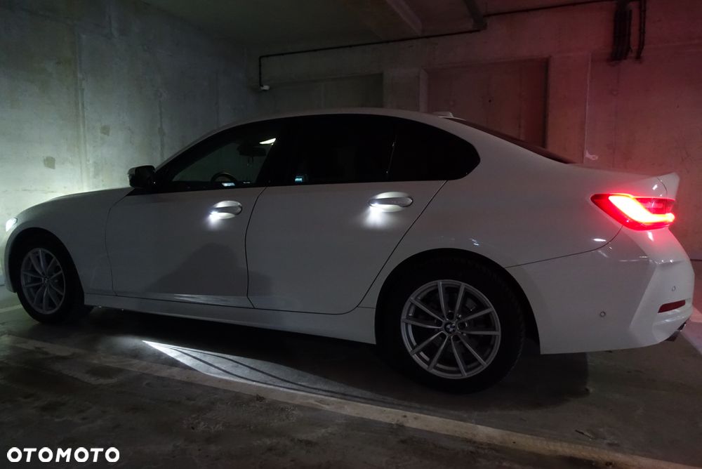 BMW Seria 3 318d - 25