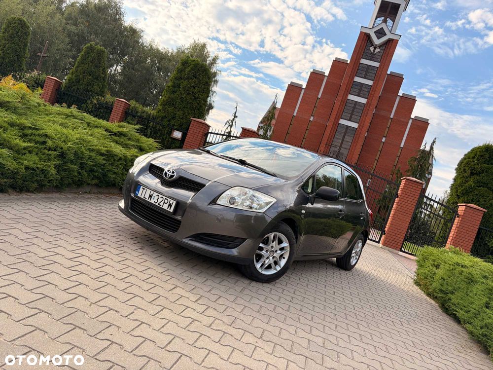 Toyota Auris - 1