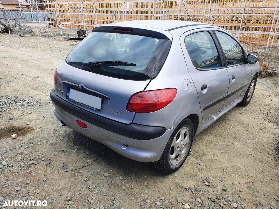Dezmembrari  Peugeot 206  1998  > 0000 2.0 HDi Motorina - 7