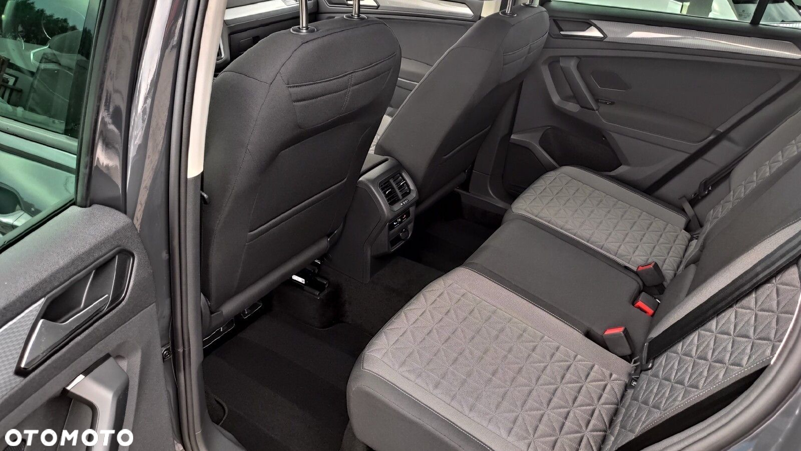 Volkswagen Tiguan - 10