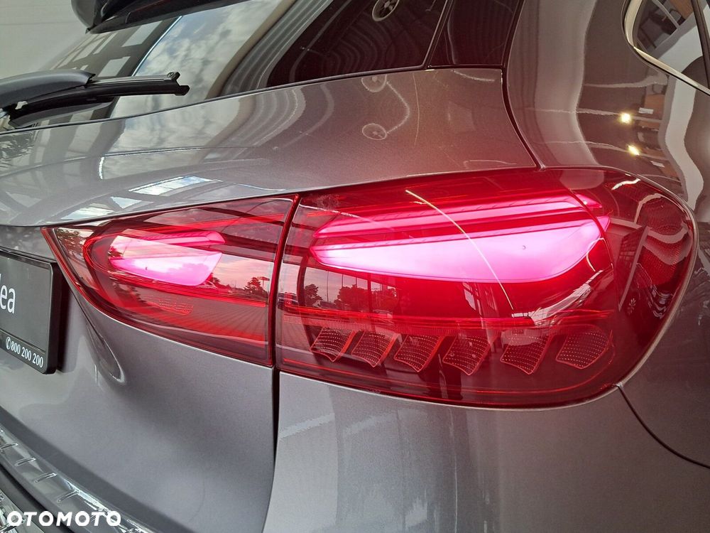 Mercedes-Benz GLA - 25