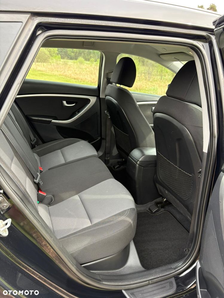 Hyundai i30 1.6 CRDi Fifa World Cup Edition - 11