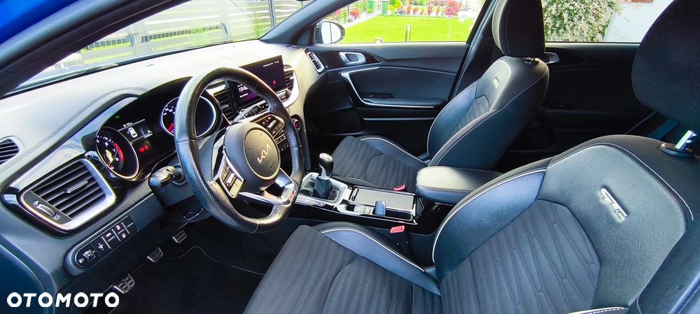 Kia ProCeed - 10