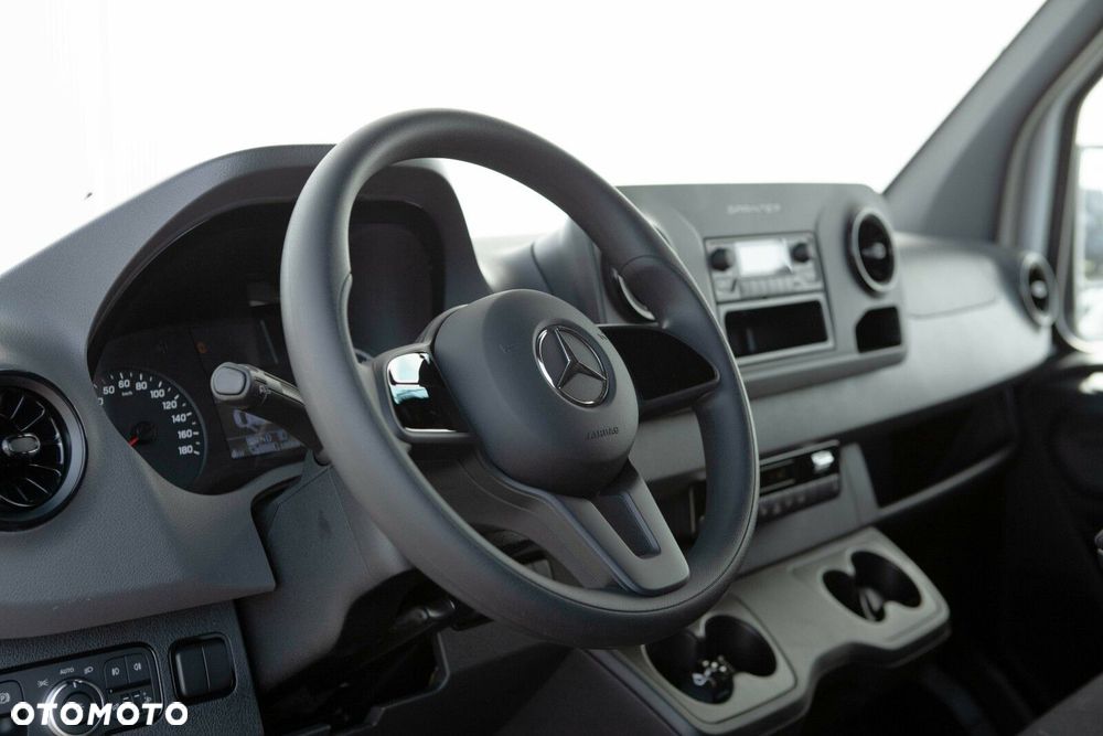 Mercedes-Benz eSprinter - 20