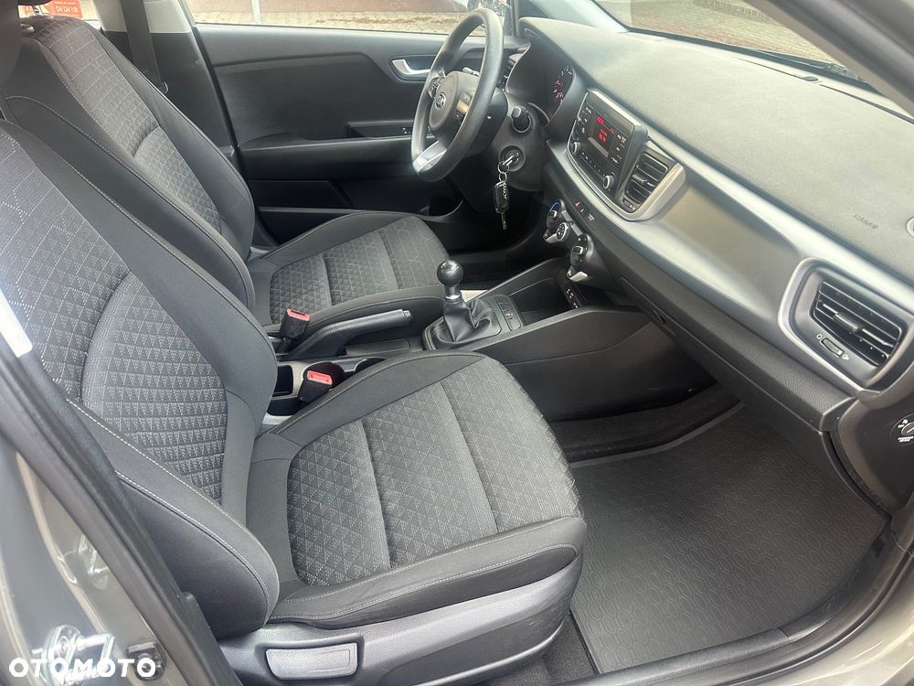 Kia Rio 1.2 L - 7