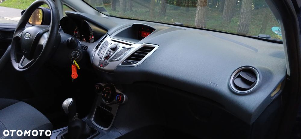 Ford Fiesta 1.25 Ambiente - 13