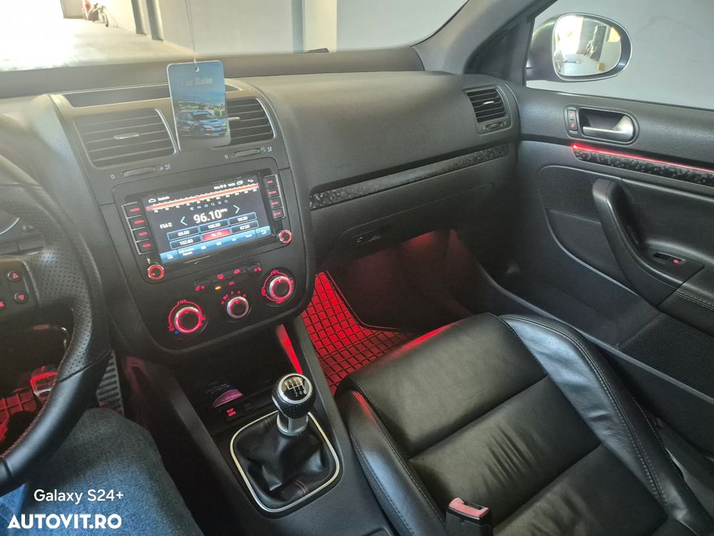 Volkswagen Jetta 2.0 Turbo FSI Sportline - 4
