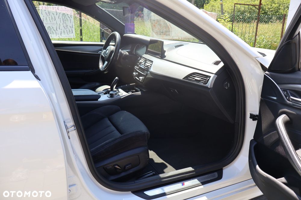 BMW Seria 5 520d Efficient Dynamics M Sport sport - 10