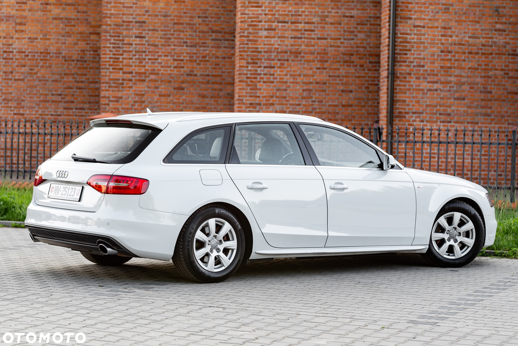 Audi A4 Avant 2.0 TFSI quattro S tronic S line Sportpaket - 4