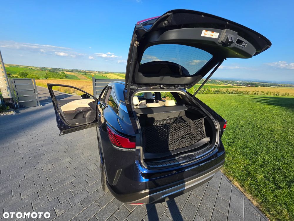 Lexus RX 450h+ Omotenashi - 2