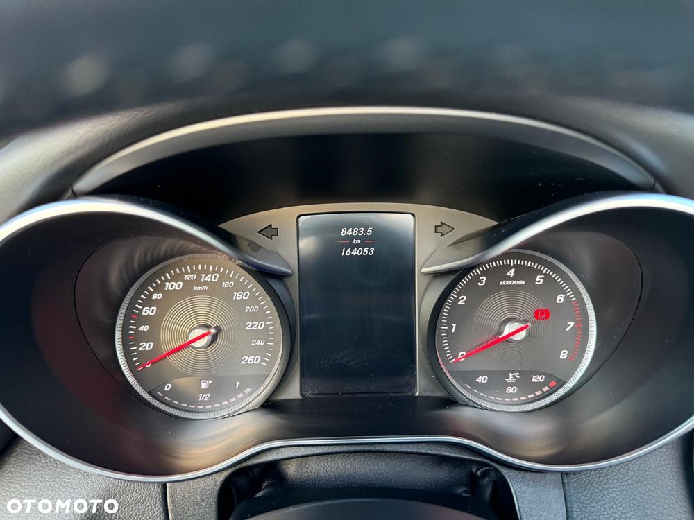Mercedes-Benz Klasa C 200 9G-TRONIC AMG Line - 26