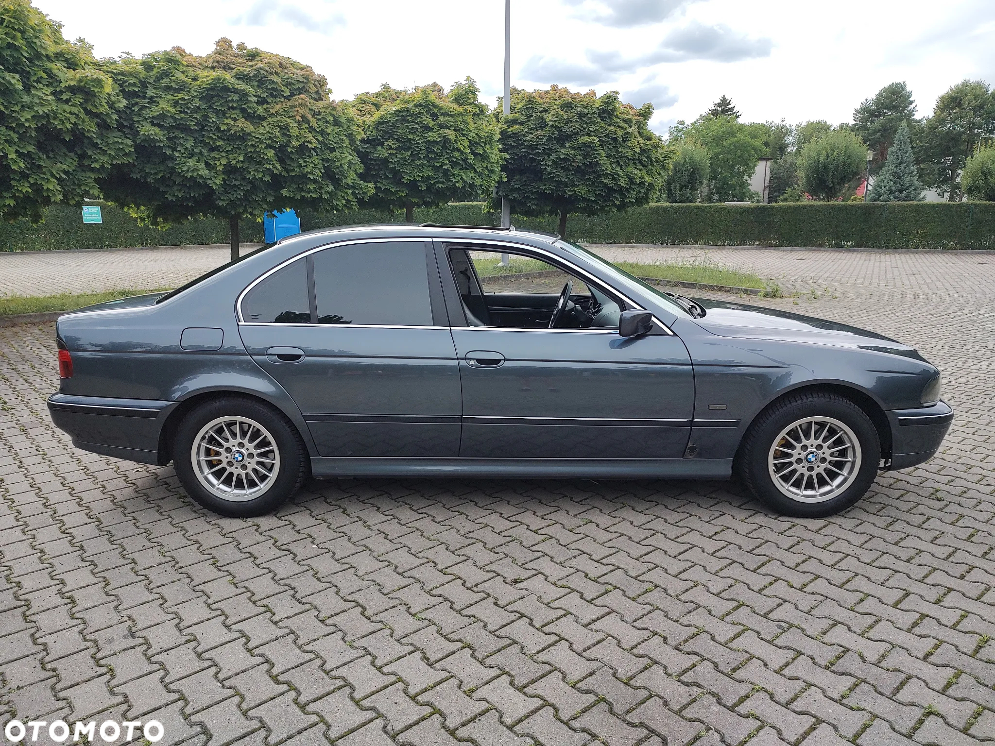 BMW Seria 5 520i - 8