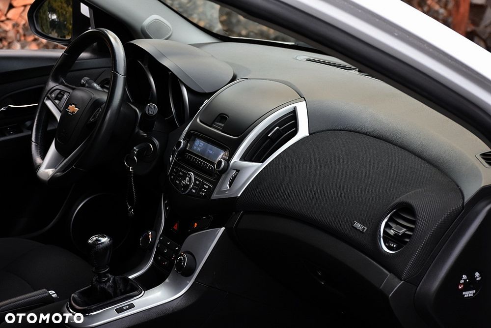 Chevrolet Cruze 1.6 LT+ - 17