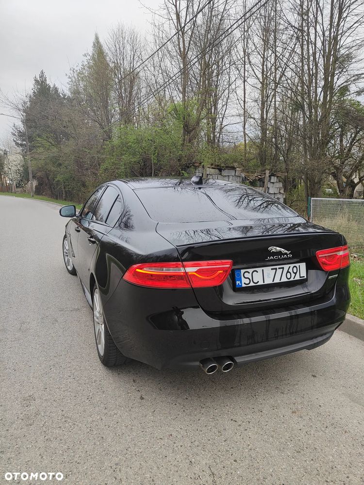 Jaguar XE 2.0 D AWD R-Sport - 6
